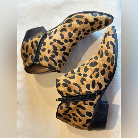 Leopard print pony hair booties - Picture 5 of 8